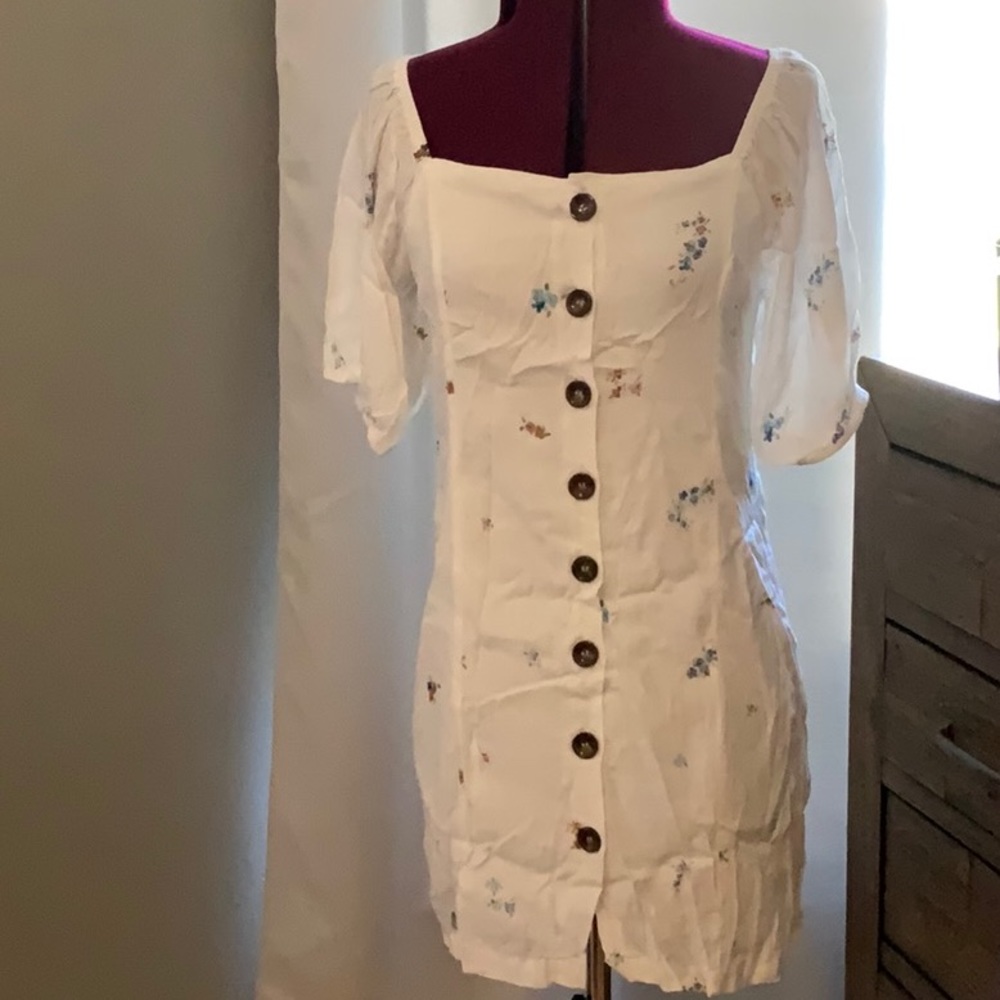 Buttoned White Floral Mini Dress